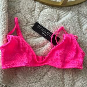 NWT triangl top